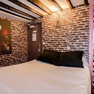 Hotel Absolute République, París