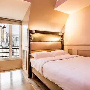 Hotel District République, París